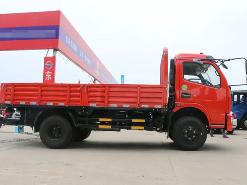 Used 4x2 Dongfeng Captain Light Cargo Truck