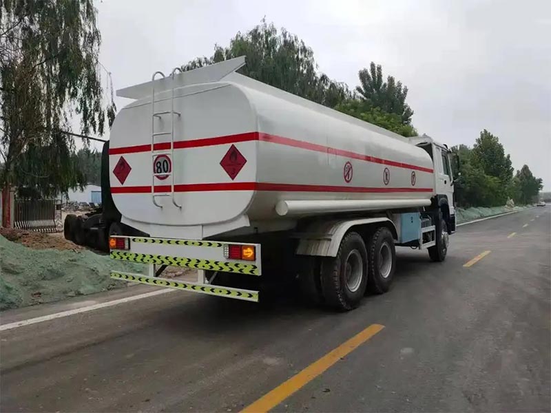 6X4 20000 Liters Fuel Oil Tank Truck