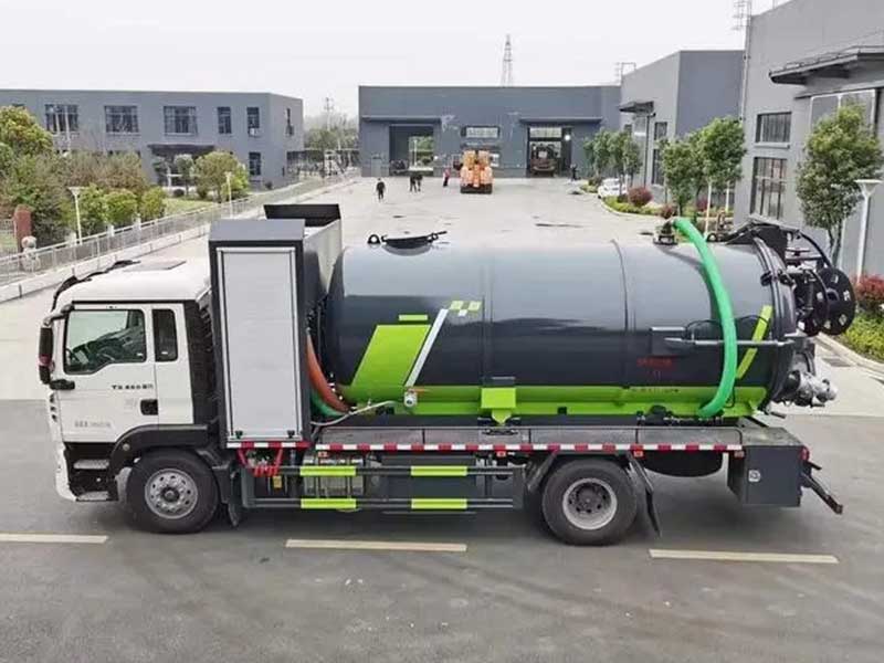 Howo 15 CBM Industrial Dust Vacuum Truck