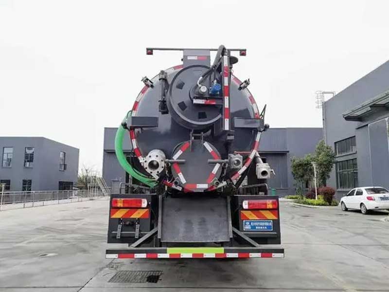 Howo 15 CBM Industrial Dust Vacuum Truck